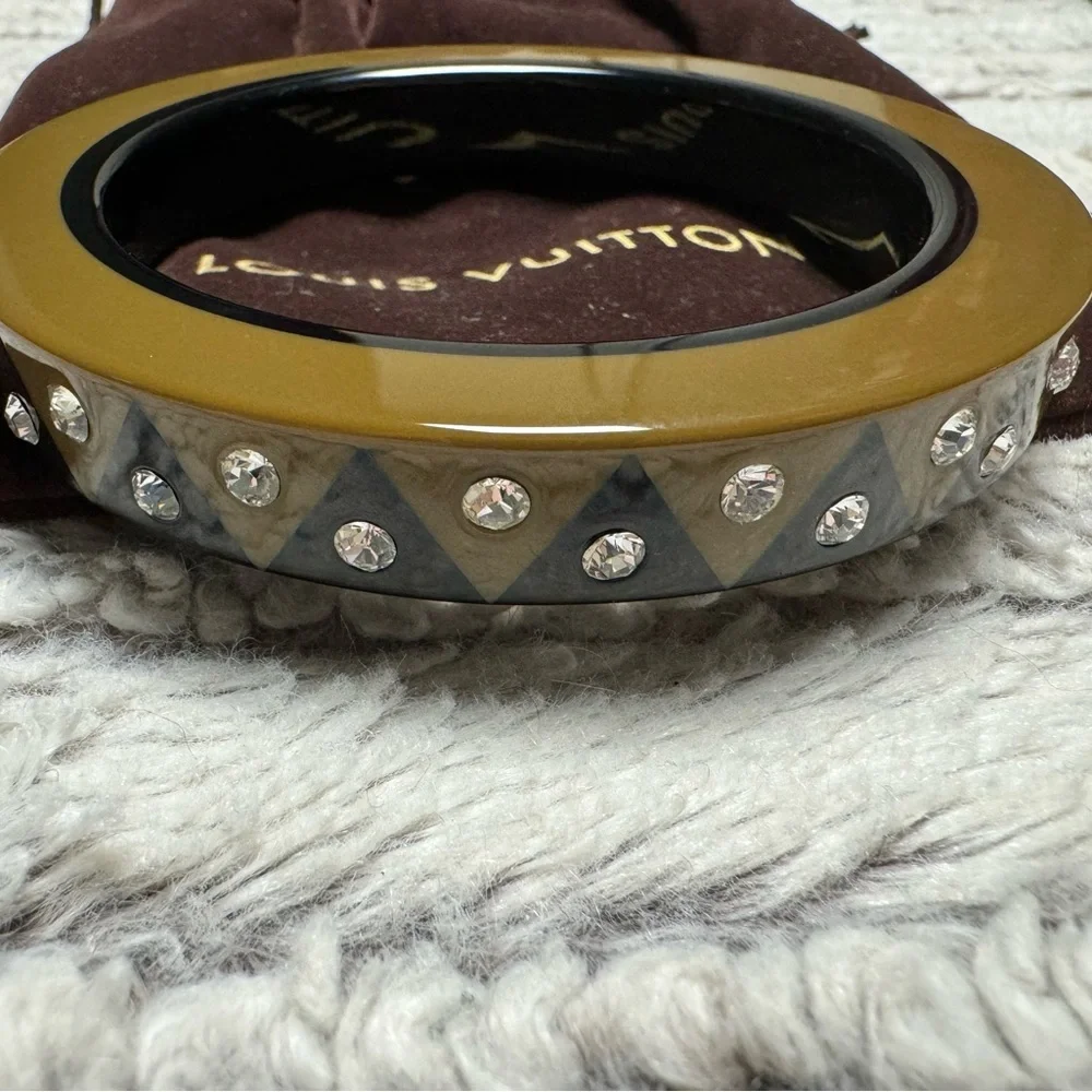 Louis Vuitton bangle!!! 🤩 - Picture 2 of 6